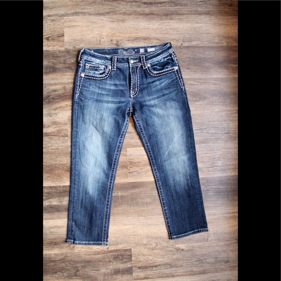 Miss Me Boyfriend Capris - Picture 2 of 9